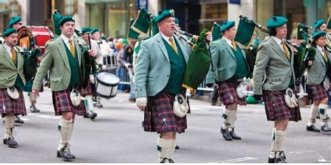 tipica mujer irlandesa|Trajes típicos de Irlanda: Una inmersión en la。